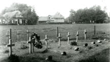 Tijdelijke begraafplaats Haarle 1945