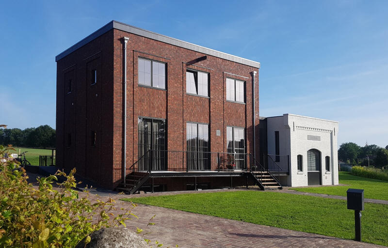 Woonhuis in pakhuisstijl